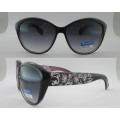 Óculos de sol de plástico de moda colorido com dobradiça de metal P25029
